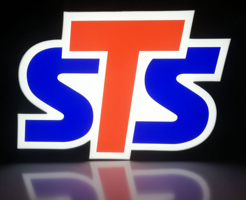 logo 3d na ścianę podświetlane STS agencja reklamowa efekt