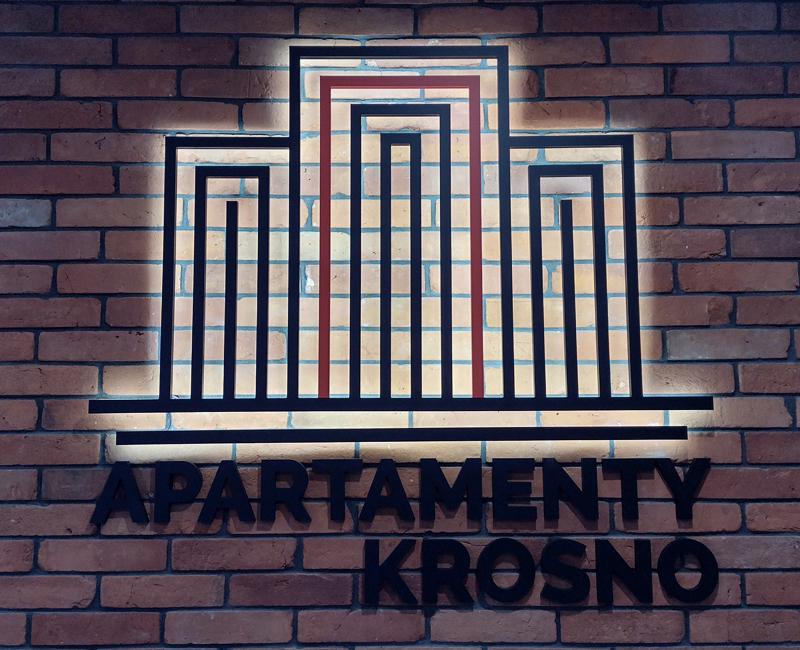 Logo podświetlane efektem halo Apartamenty Krosno