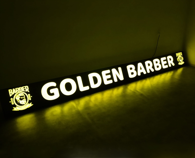 Reklama świetlna z logotypem i nazwą Barber od Studio Efekt