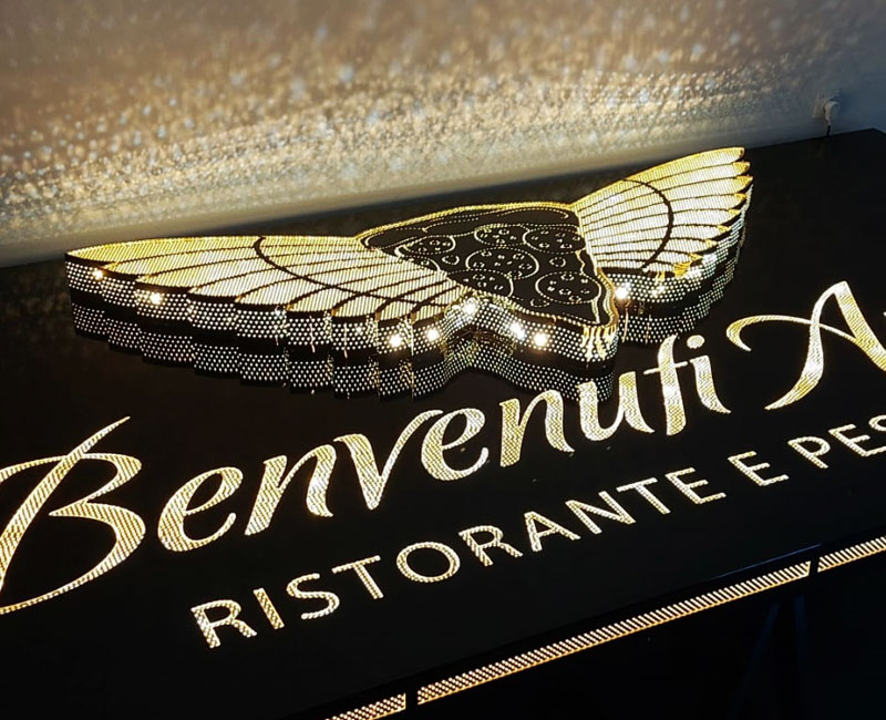 Reklama glamour świecąca na złoto Bonavenuti od Studio Efekt Producent reklam